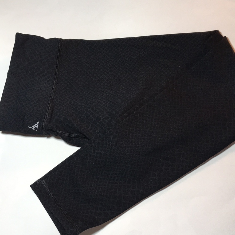 Nancy Rose Performance Yoga Pants View 4